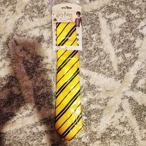 NWT Authentic Harry Potter Hufflepuff Tie Cosplay Halloween Costume Accessory